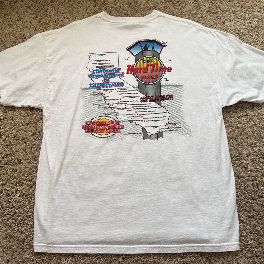 RARE VINTAGE SATIRICAL GRAPHIC TEE Hard Time Hotels Parody Shirt Size XL 90s